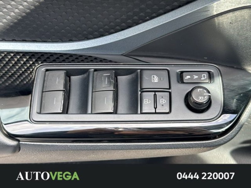 Toyota Toyota C-HR usata a Vicenza (12)