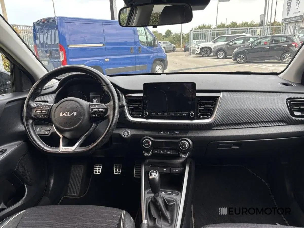 Kia Stonic usata a Bari (12)