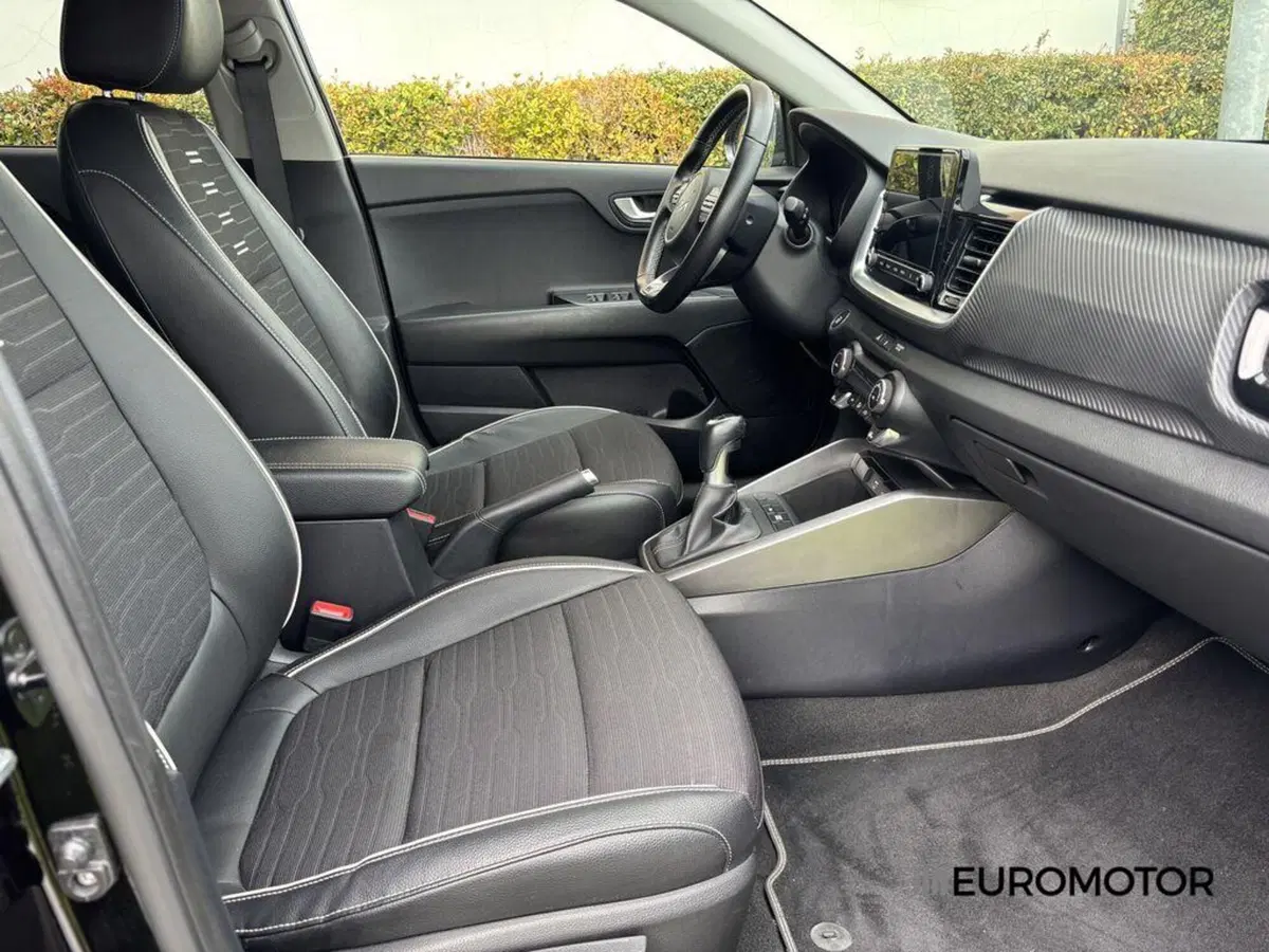 Kia Stonic usata a Bari (13)