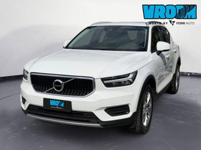 Volvo XC40 B4 AWD Geartronic Momentum Pro del 2022 usata a Tavagnacco