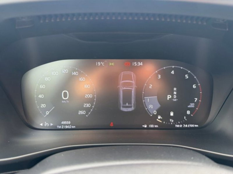 Volvo XC40 usata a Udine (10)