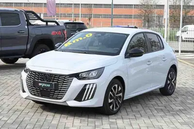Peugeot 208 1.2 hybrid Active 100cv e-dcs 6 nuova a Pianezza
