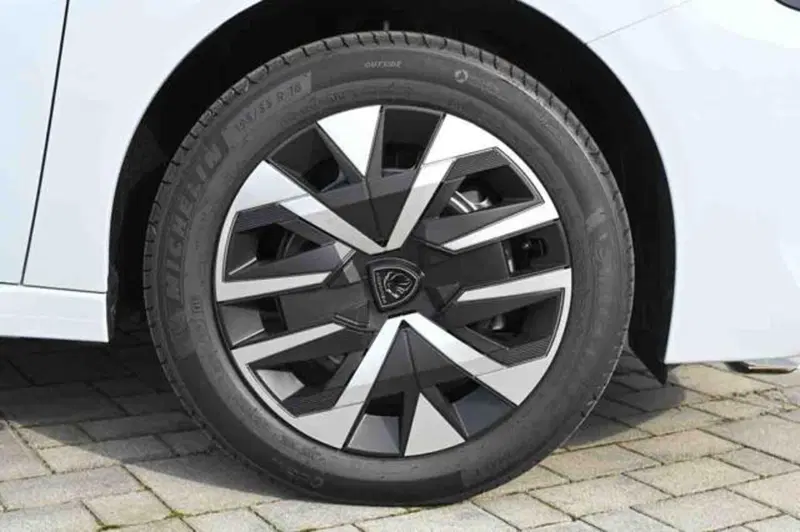 Peugeot 208 nuova a Torino (10)