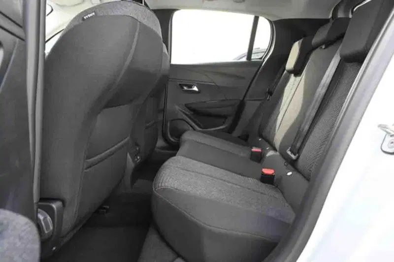 Peugeot 208 nuova a Torino (15)