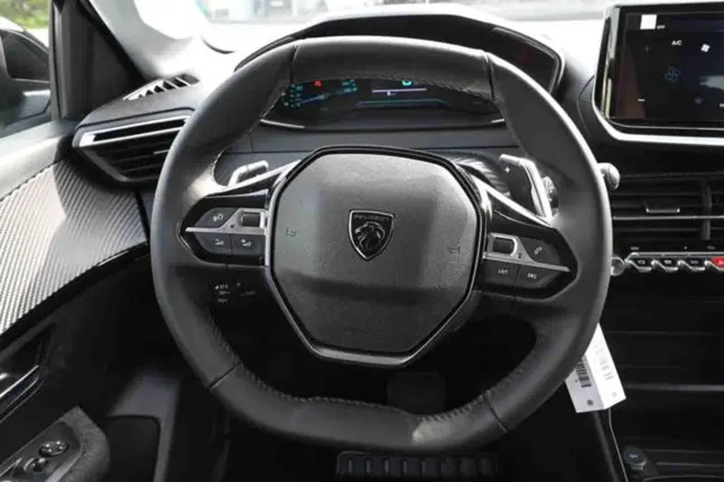 Peugeot 208 nuova a Torino (16)
