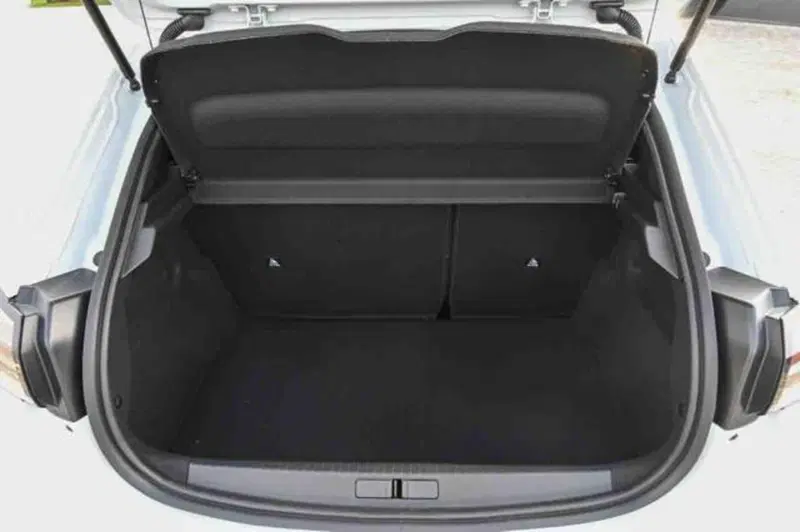 Peugeot 208 nuova a Torino (9)