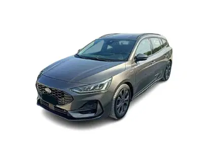 Ford Focus Station Wagon 1.5 EcoBlue 120 CV automatico SW Business del 2022 usata a Bari