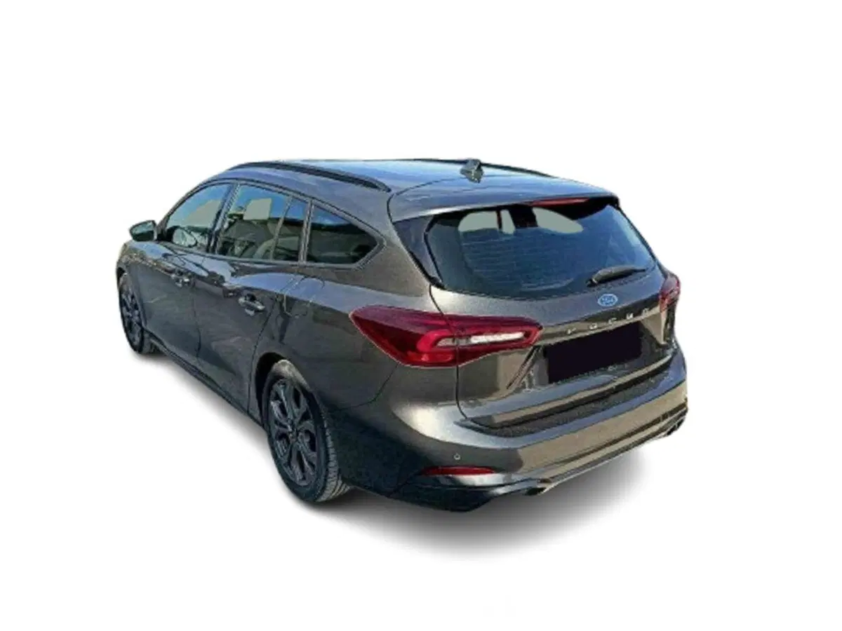 Ford Focus Station Wagon usata a Bari (4)
