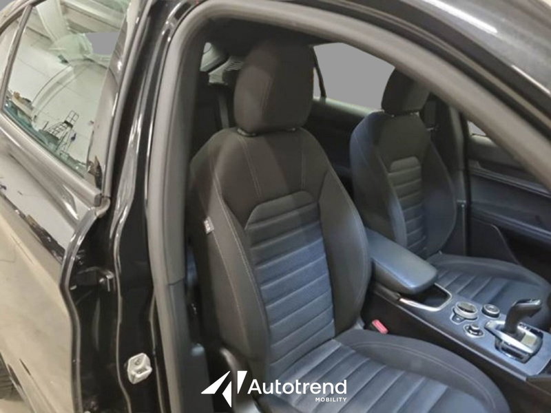 Alfa Romeo Stelvio usata a Bari (15)