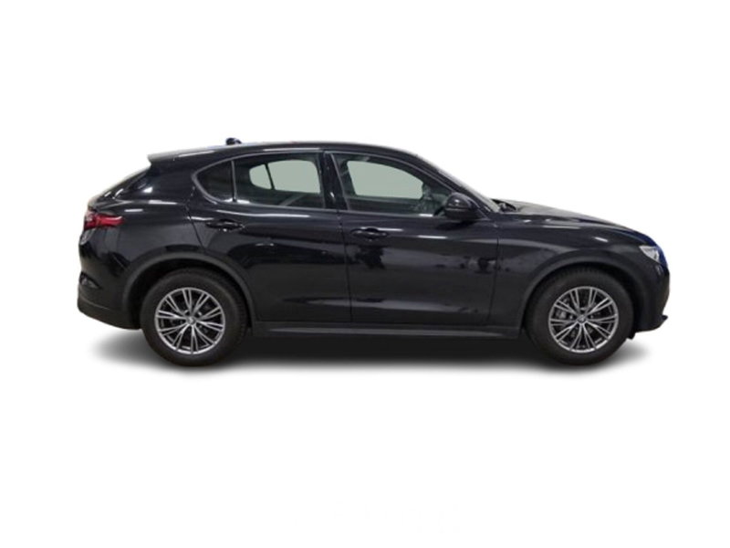 Alfa Romeo Stelvio usata a Bari (4)
