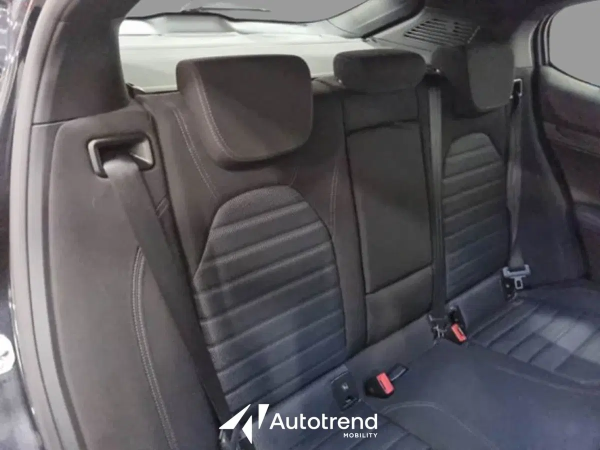 Alfa Romeo Stelvio usata a Bari (8)