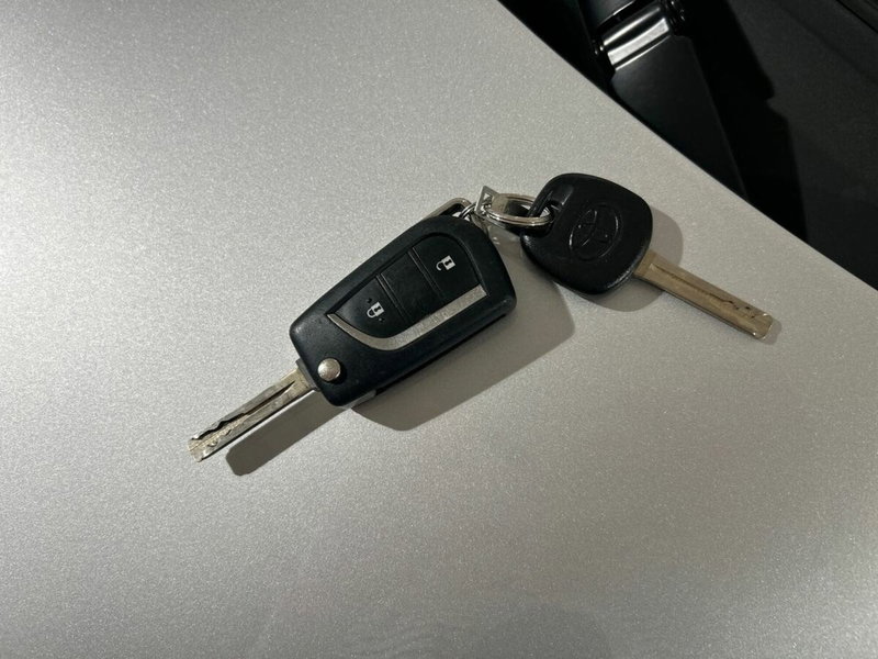 Toyota Yaris usata a Lecco (14)