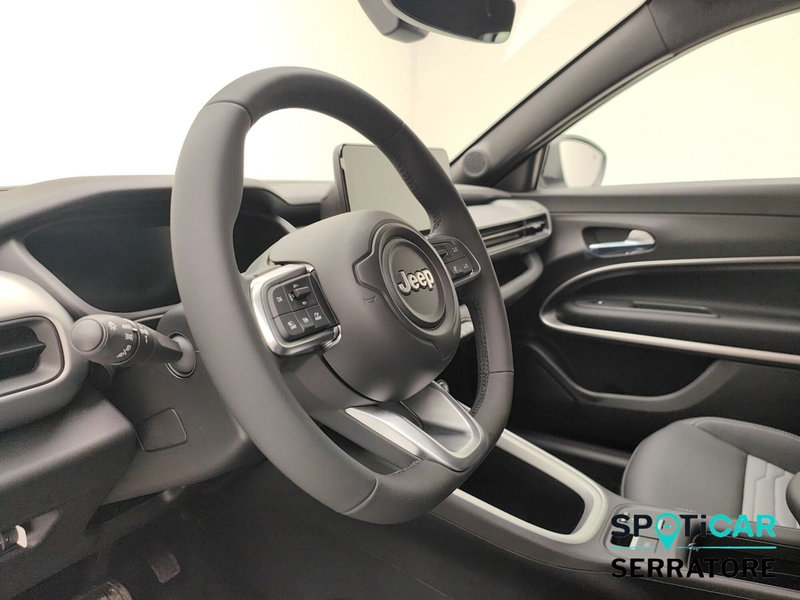Jeep Avenger nuova a Como (8)