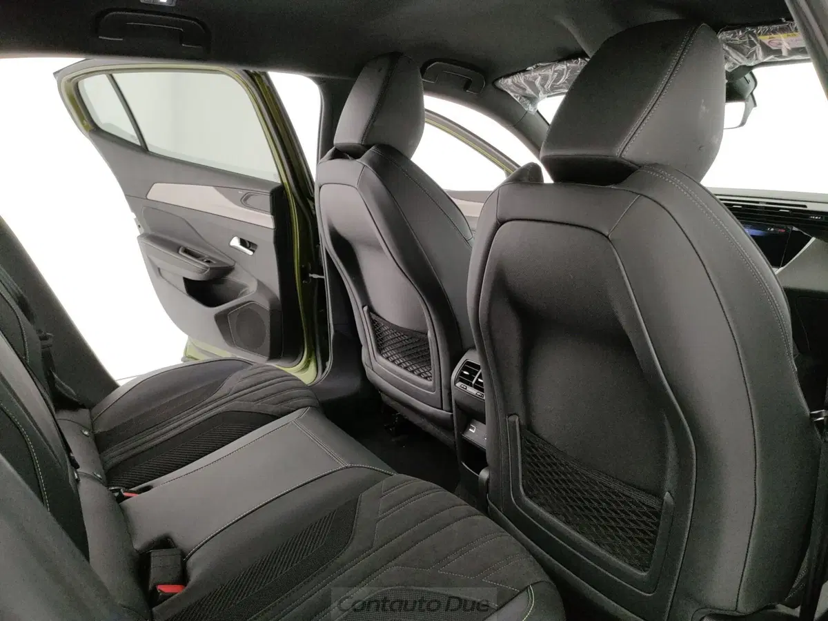 Peugeot 408 nuova a Caserta (14)