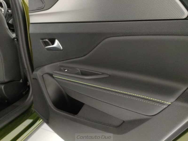 Peugeot 408 nuova a Caserta (15)