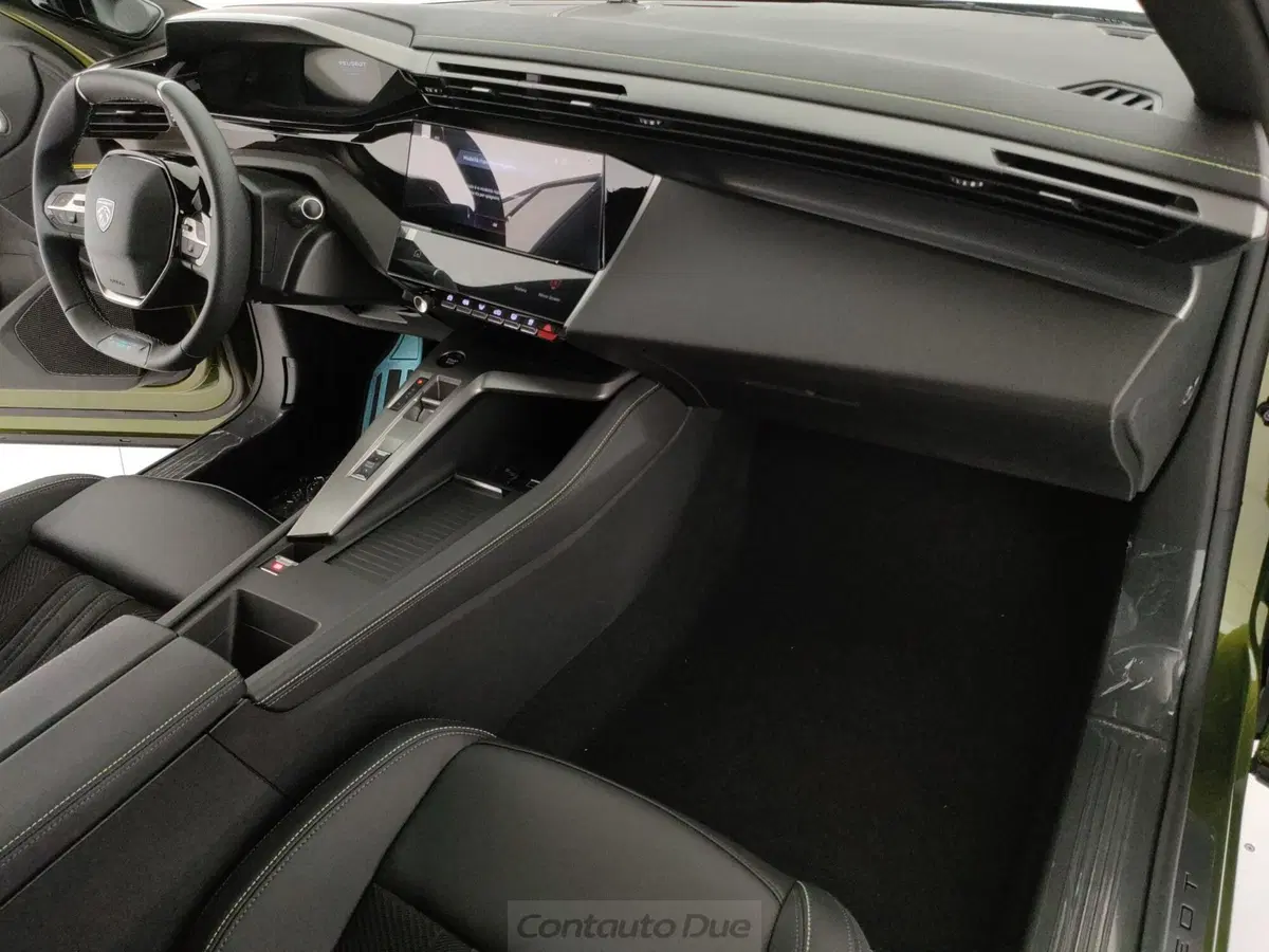 Peugeot 408 nuova a Caserta (19)