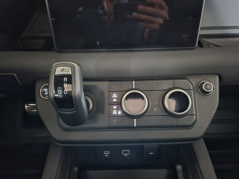 Land Rover Defender usata a Torino (11)