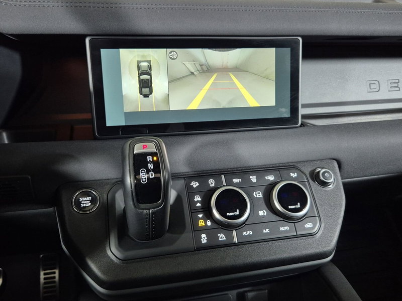 Land Rover Defender usata a Torino (16)