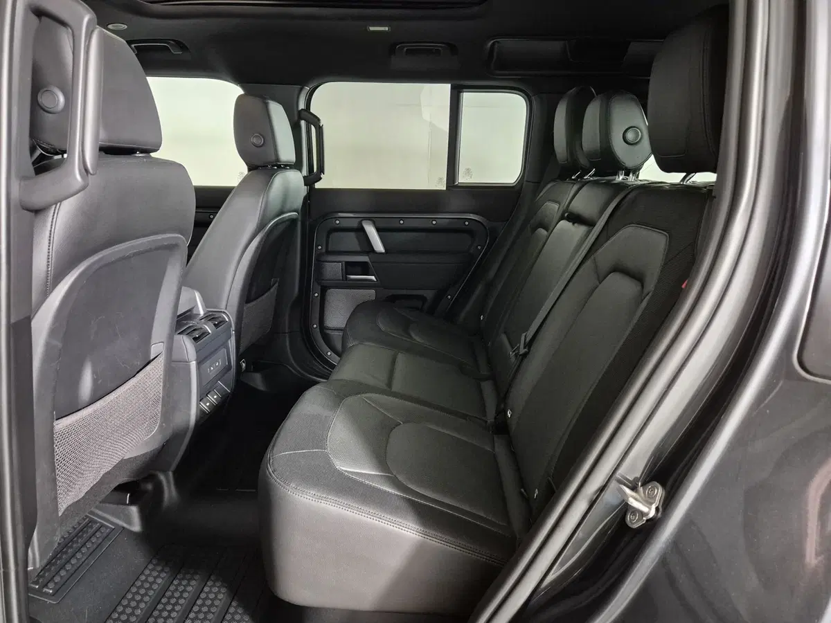 Land Rover Defender usata a Torino (5)