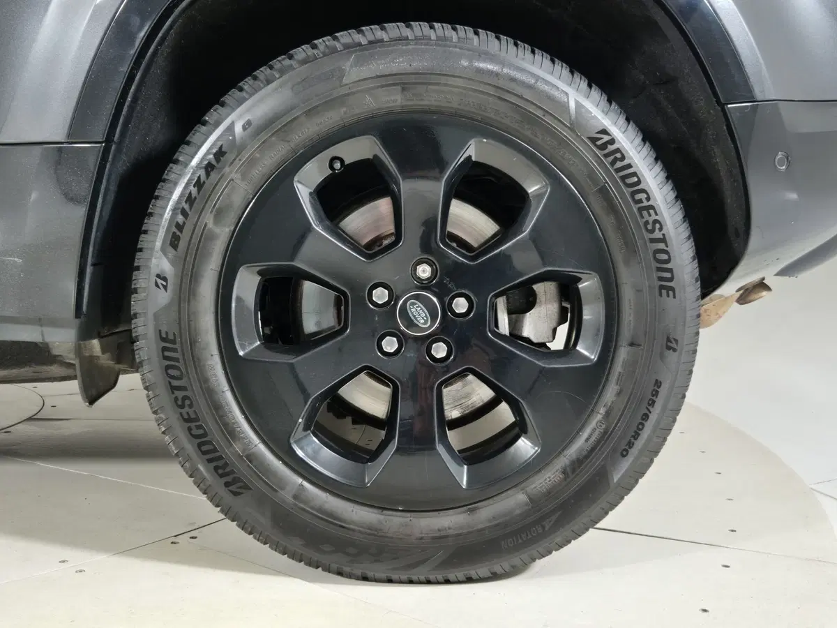 Land Rover Defender usata a Torino (9)