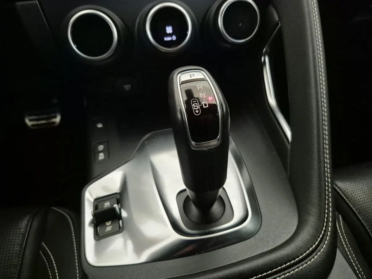 Jaguar E-Pace usata a Torino (11)