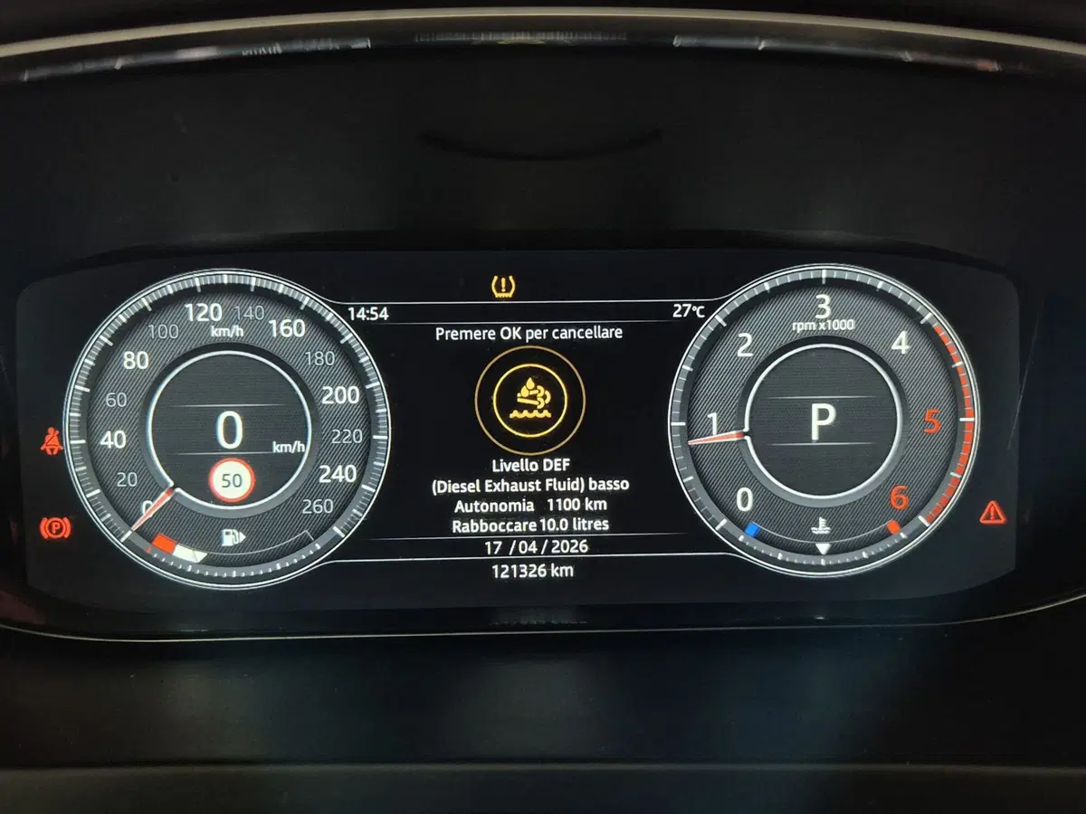 Jaguar E-Pace usata a Torino (14)