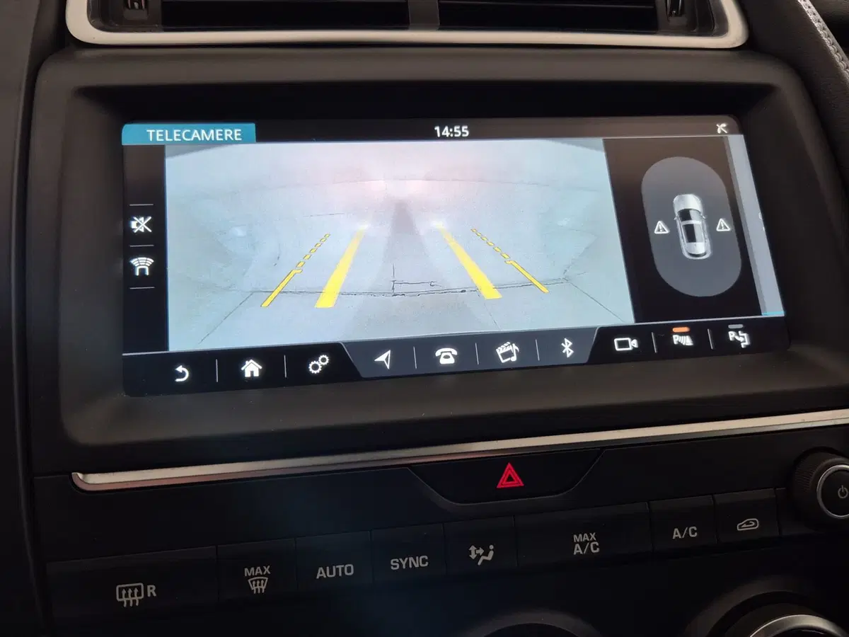 Jaguar E-Pace usata a Torino (16)