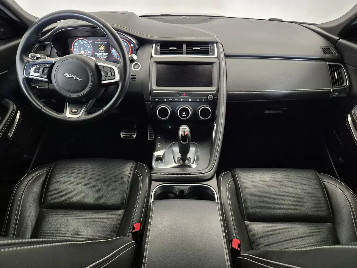 Jaguar E-Pace usata a Torino (4)