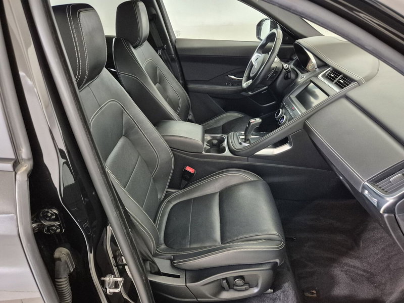 Jaguar E-Pace usata a Torino (5)