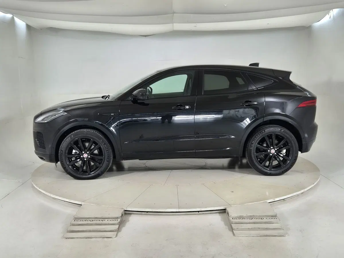Jaguar E-Pace usata a Torino (6)