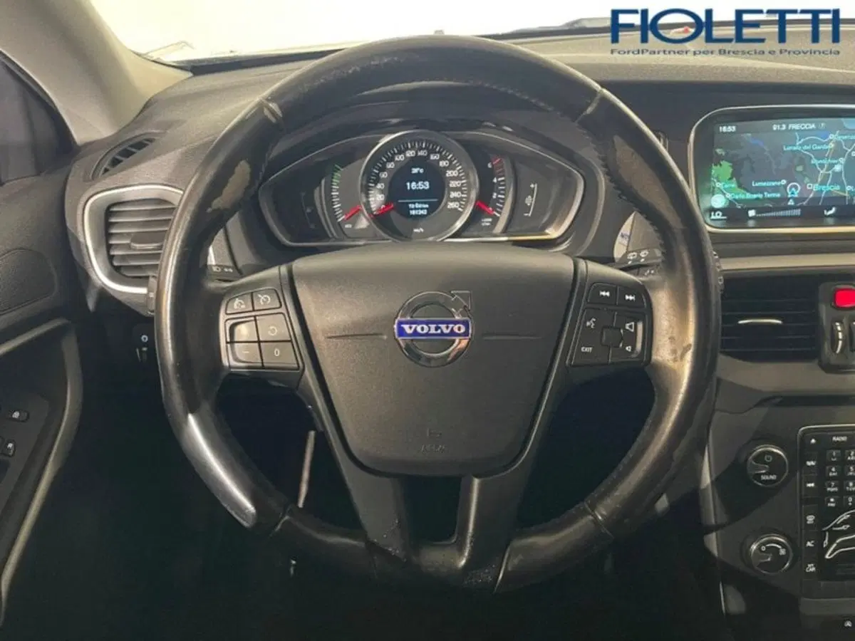 Volvo V40 Cross Country usata a Brescia (7)
