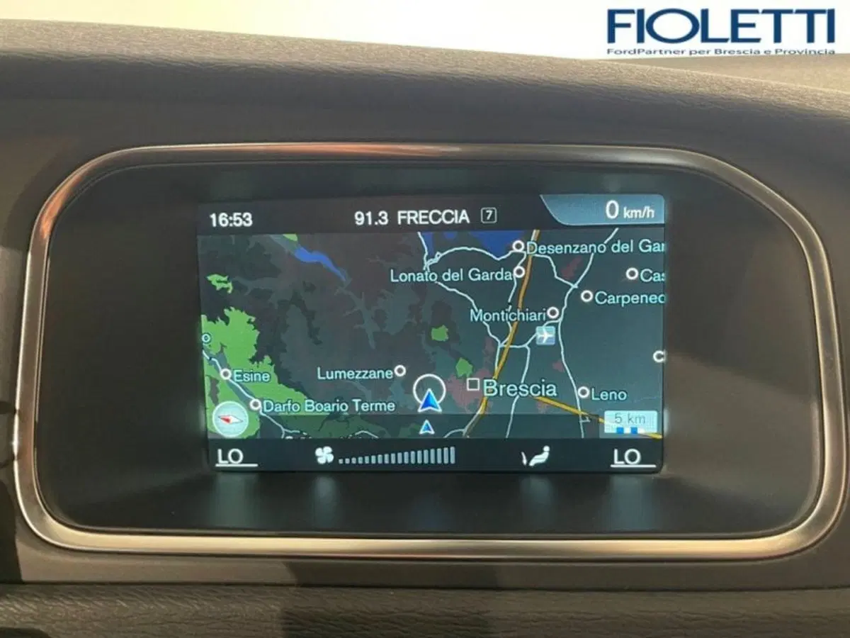 Volvo V40 Cross Country usata a Brescia (9)