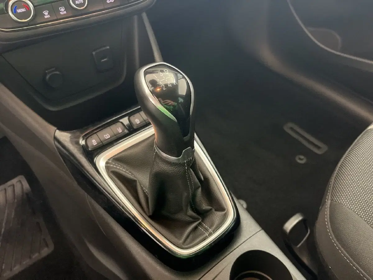 Opel Crossland X usata a Torino (13)