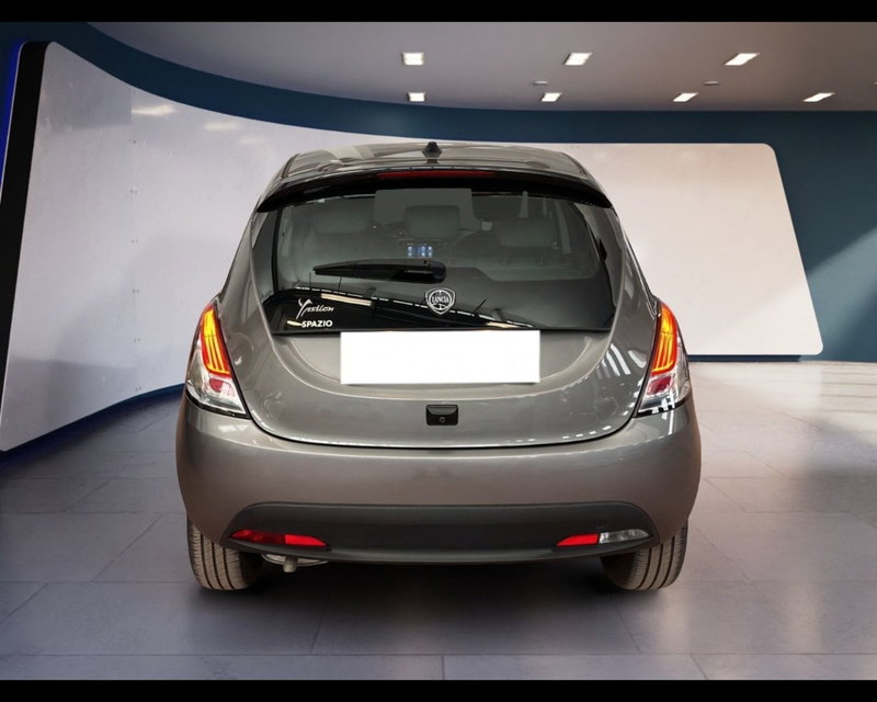 Lancia Ypsilon usata a Torino (10)