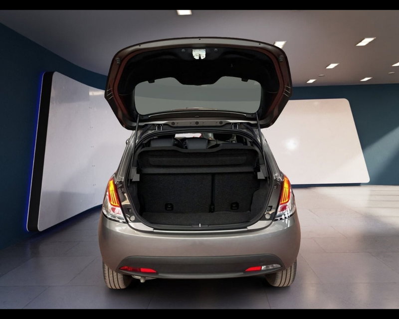 Lancia Ypsilon usata a Torino (12)