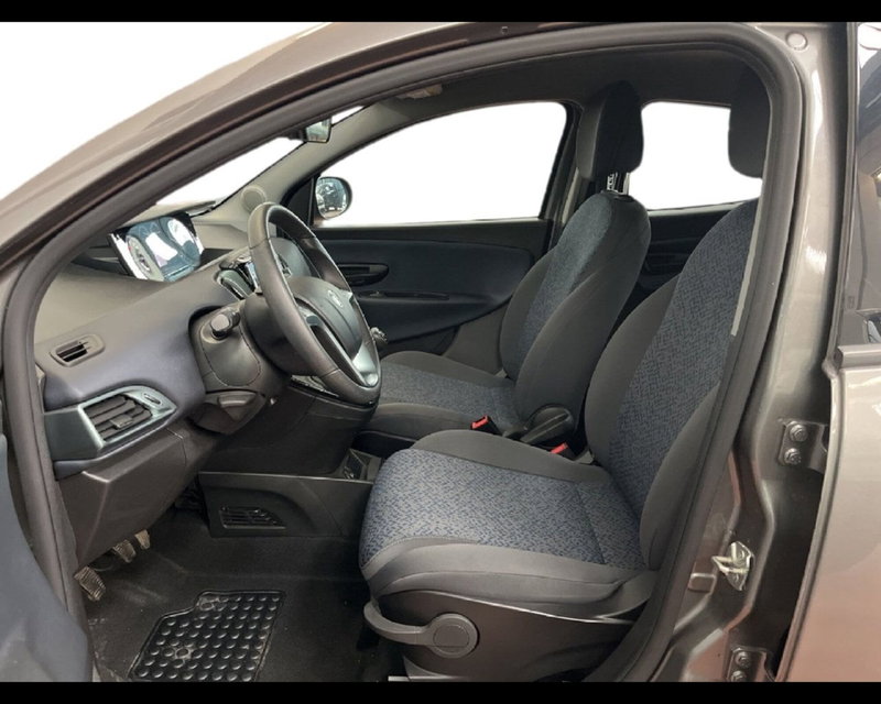 Lancia Ypsilon usata a Torino (14)