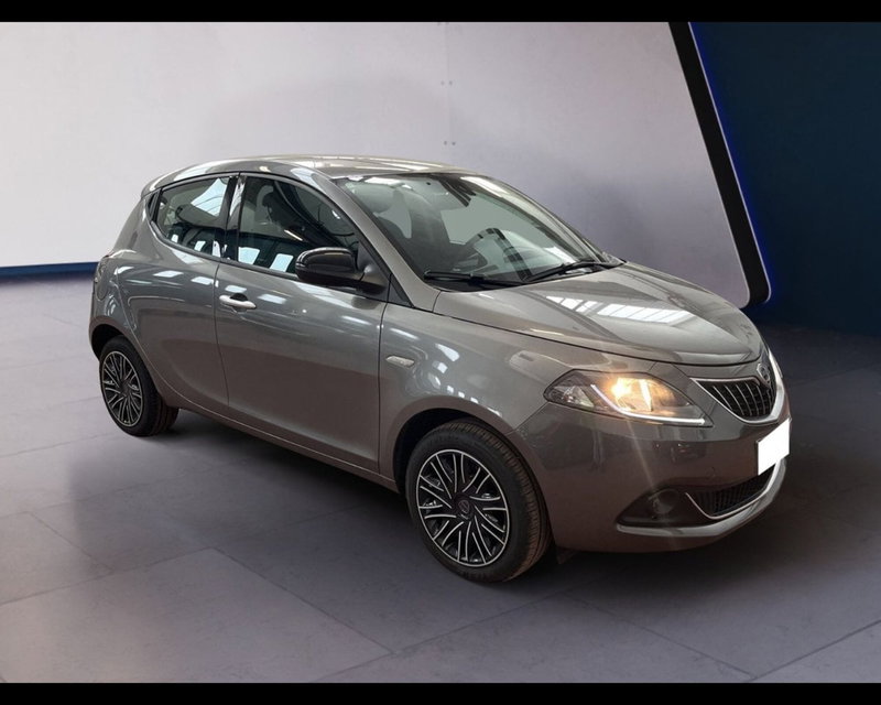 Lancia Ypsilon usata a Torino (7)