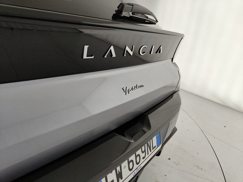 Lancia Ypsilon usata a Caserta (10)