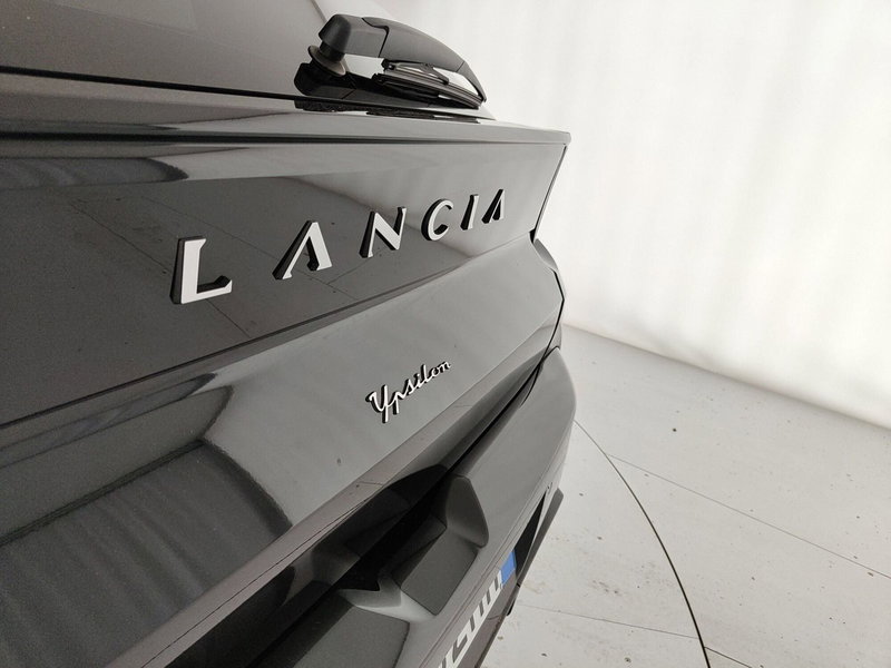 Lancia Ypsilon usata a Caserta (10)