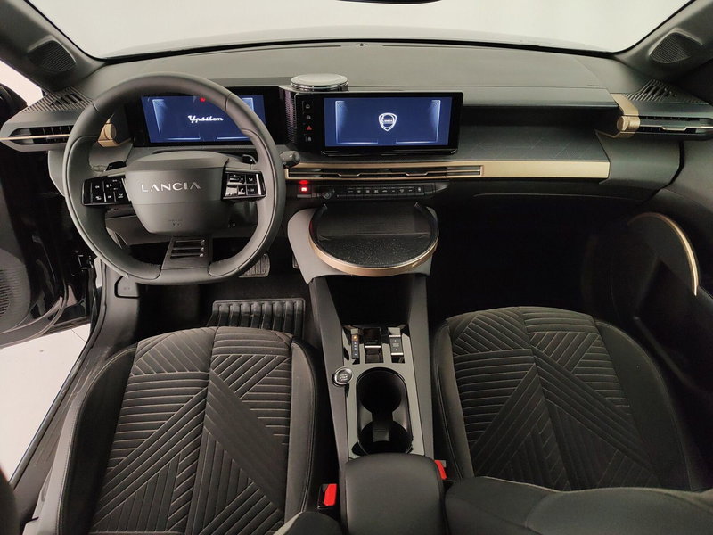 Lancia Ypsilon usata a Caserta (16)