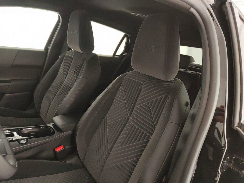 Lancia Ypsilon usata a Caserta (18)