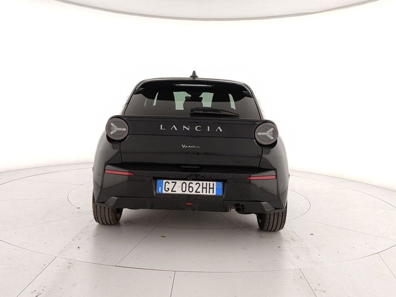 Lancia Ypsilon usata a Caserta (5)