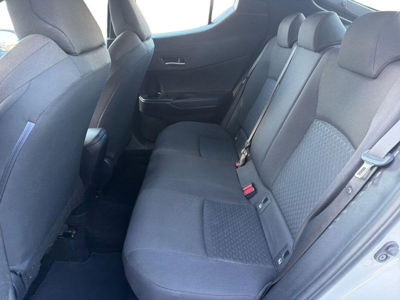 Toyota Toyota C-HR usata a Catania (10)