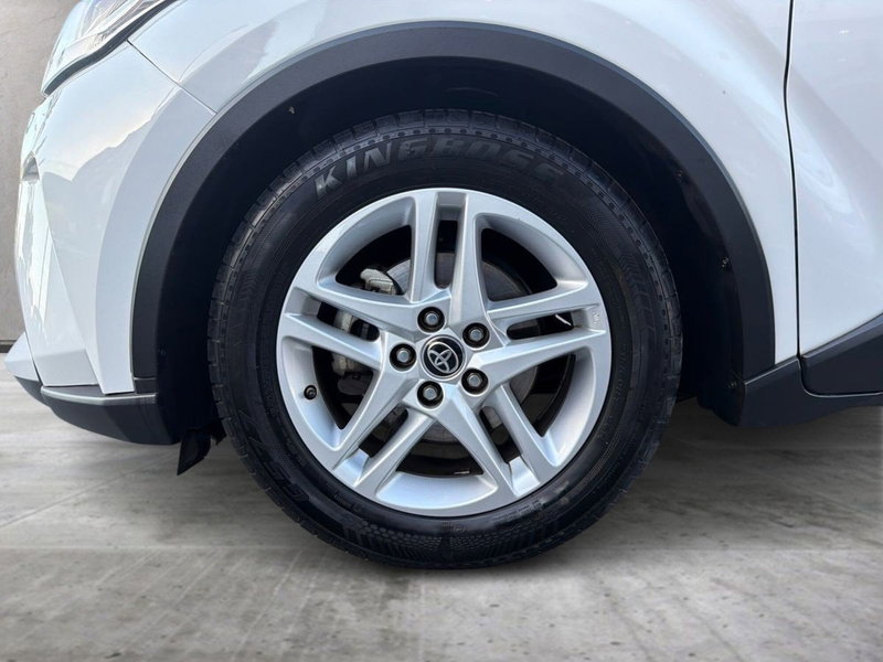 Toyota Toyota C-HR usata a Catania (13)