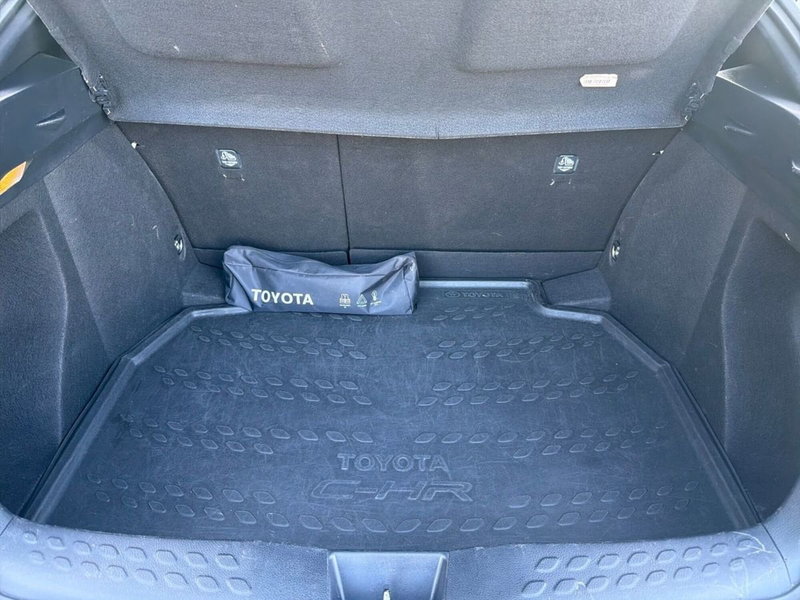 Toyota Toyota C-HR usata a Catania (5)