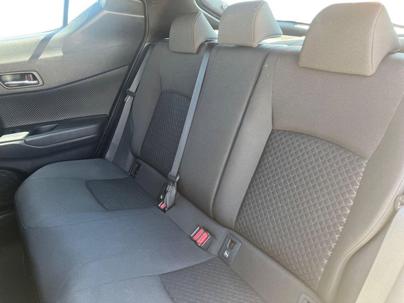 Toyota Toyota C-HR usata a Ragusa (11)