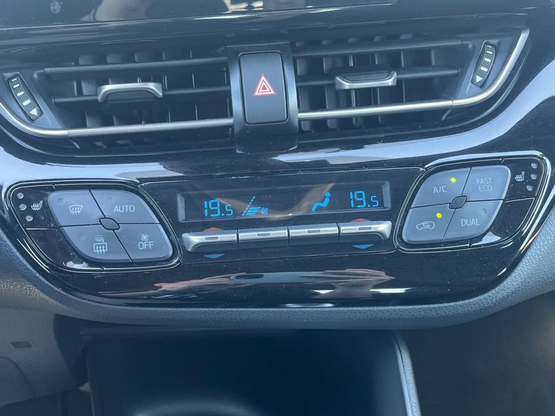 Toyota Toyota C-HR usata a Ragusa (13)