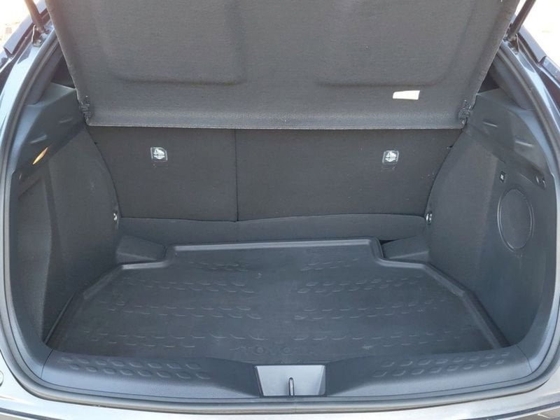 Toyota Toyota C-HR usata a Cagliari (11)