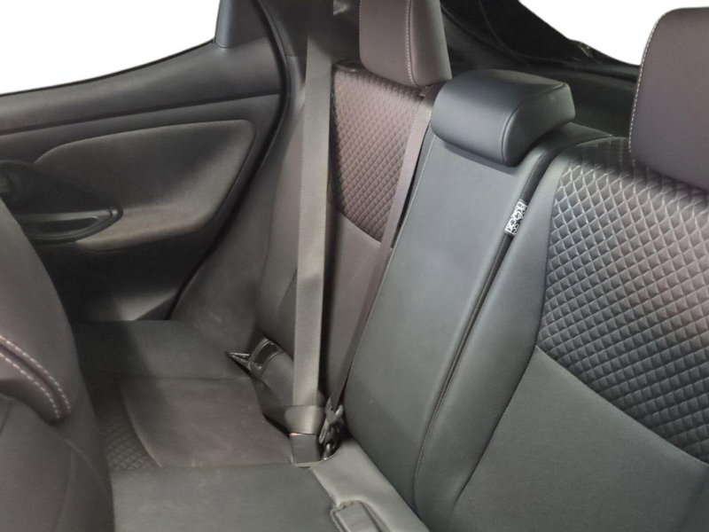 Toyota Yaris usata a Milano (12)