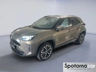 Toyota Yaris Cross Lounge fwd 130cv e-cvt del 2025 usata a Milano